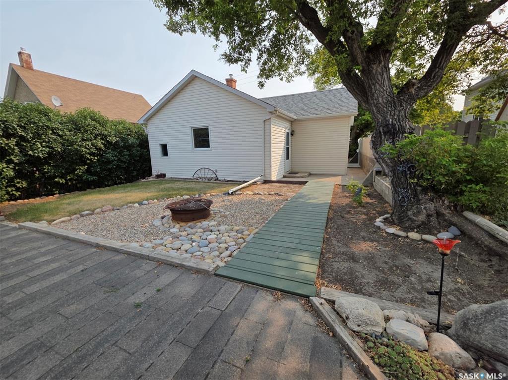Main View of 212 6th Avenue Ne, North East, Swift Current, Saskatchewan, S9H 2M2