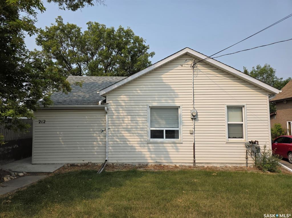 Second View of 212 6th Avenue Ne, North East, Swift Current, Saskatchewan, S9H 2M2