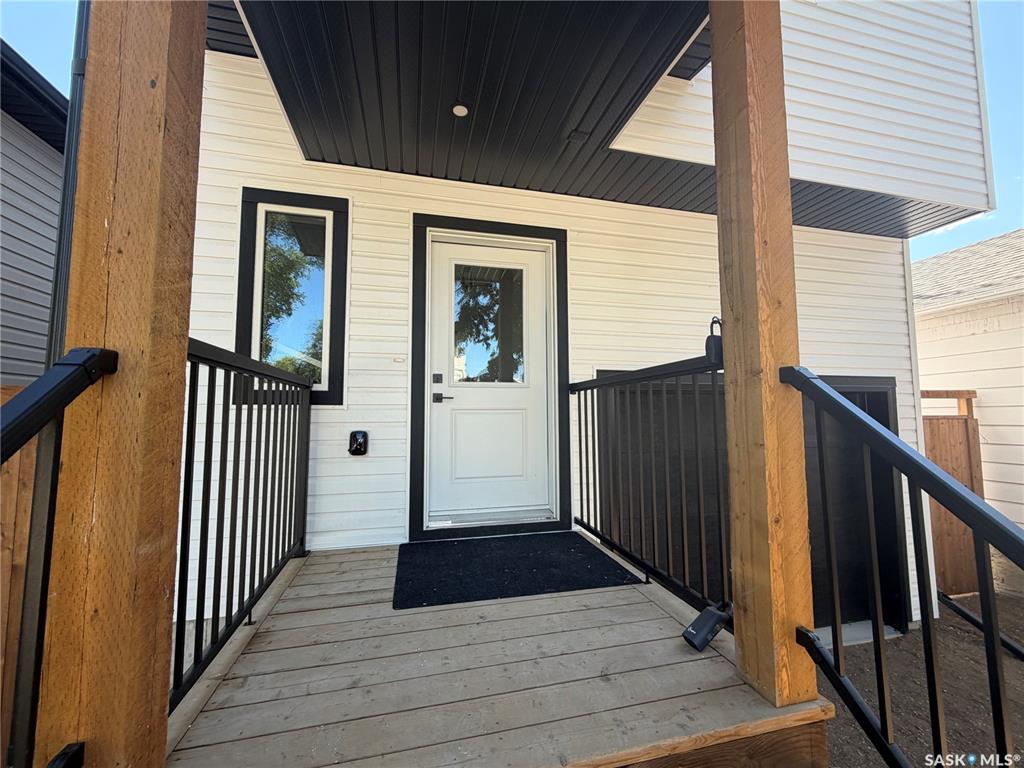 Third View of 1220 H Avenue N, Mayfair, Saskatoon, Saskatchewan, S7L 2E2