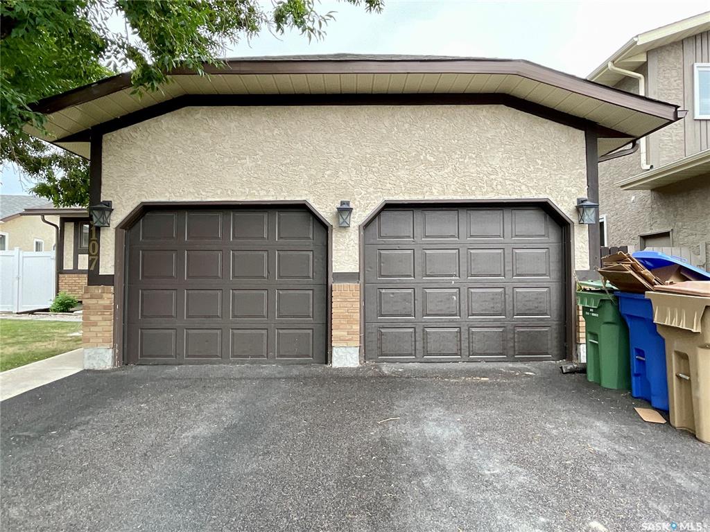 Second View of 3107 Andreychuk Place E, Gardiner Heights, Regina, Saskatchewan, S4V 2C5