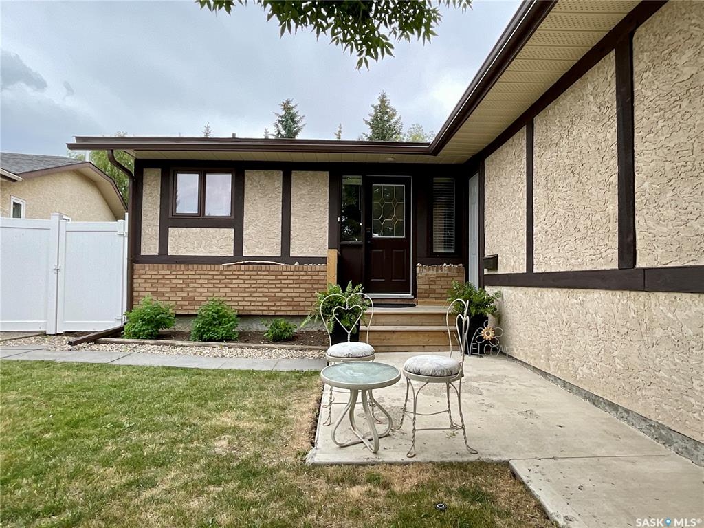 Third View of 3107 Andreychuk Place E, Gardiner Heights, Regina, Saskatchewan, S4V 2C5