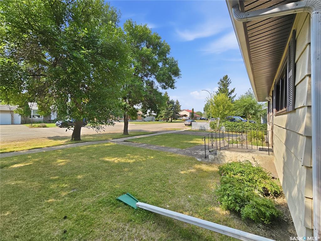 Second View of 211 3rd Avenue W, Elrose, Saskatchewan, S0L 0Z0