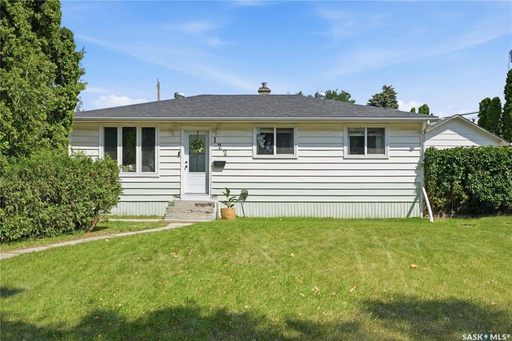 Second View of 122 Montreal Avenue S, Meadowgreen, Saskatoon, Saskatchewan, S7M 3K8