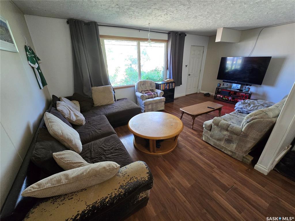 Fourth View of 618 3rd Street Se, Weyburn, Saskatchewan, S4H 2E1