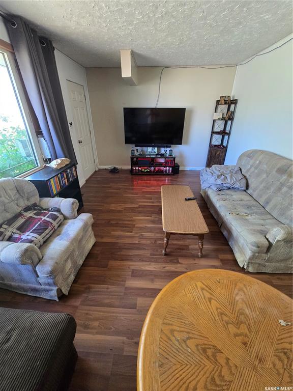 Fifth View of 618 3rd Street Se, Weyburn, Saskatchewan, S4H 2E1