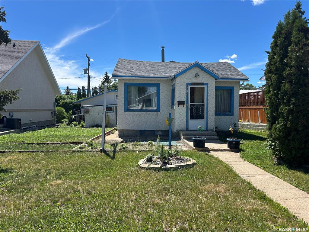 MLS® listing #SK045180 for sale located at 929 Brown Street