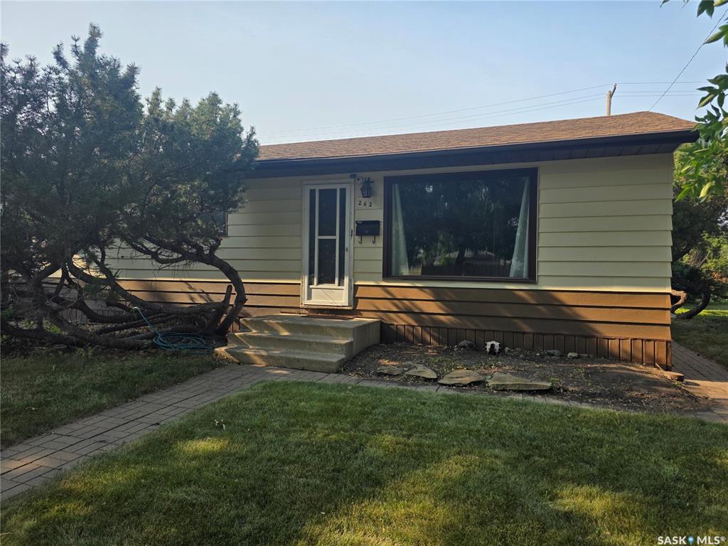 Second View of 262 Duncan Road, Hillcrest RB, Estevan, Saskatchewan, S4A 0A4