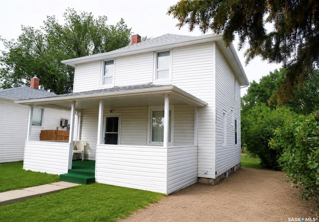 Second View of 311 7th Avenue E, Assiniboia, Saskatchewan, S0H 0B0