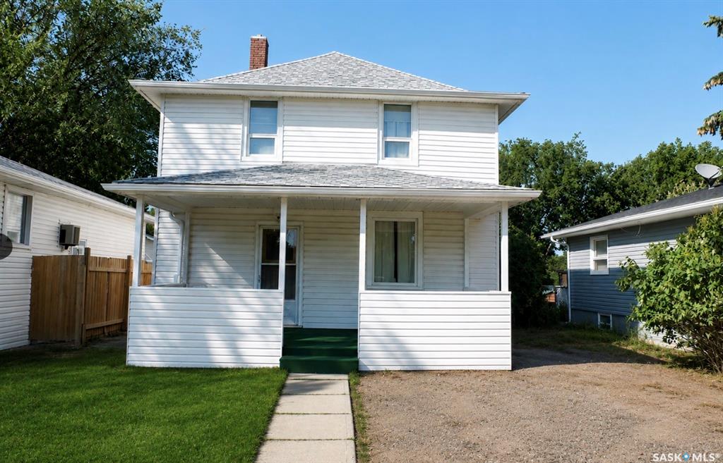 Third View of 311 7th Avenue E, Assiniboia, Saskatchewan, S0H 0B0