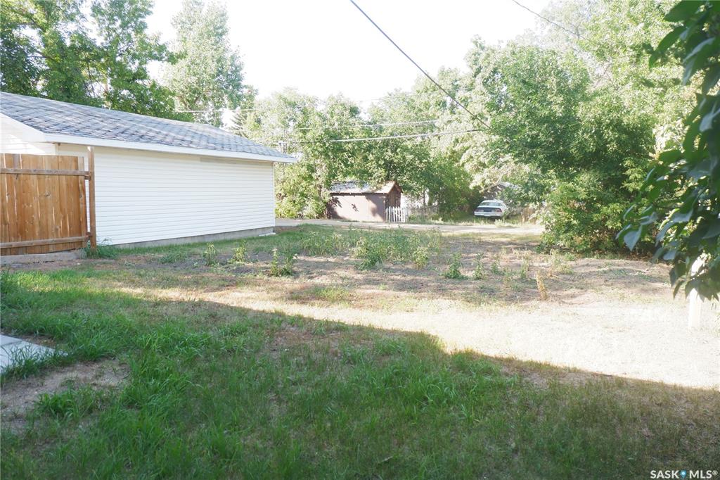 Fourth View of 311 7th Avenue E, Assiniboia, Saskatchewan, S0H 0B0