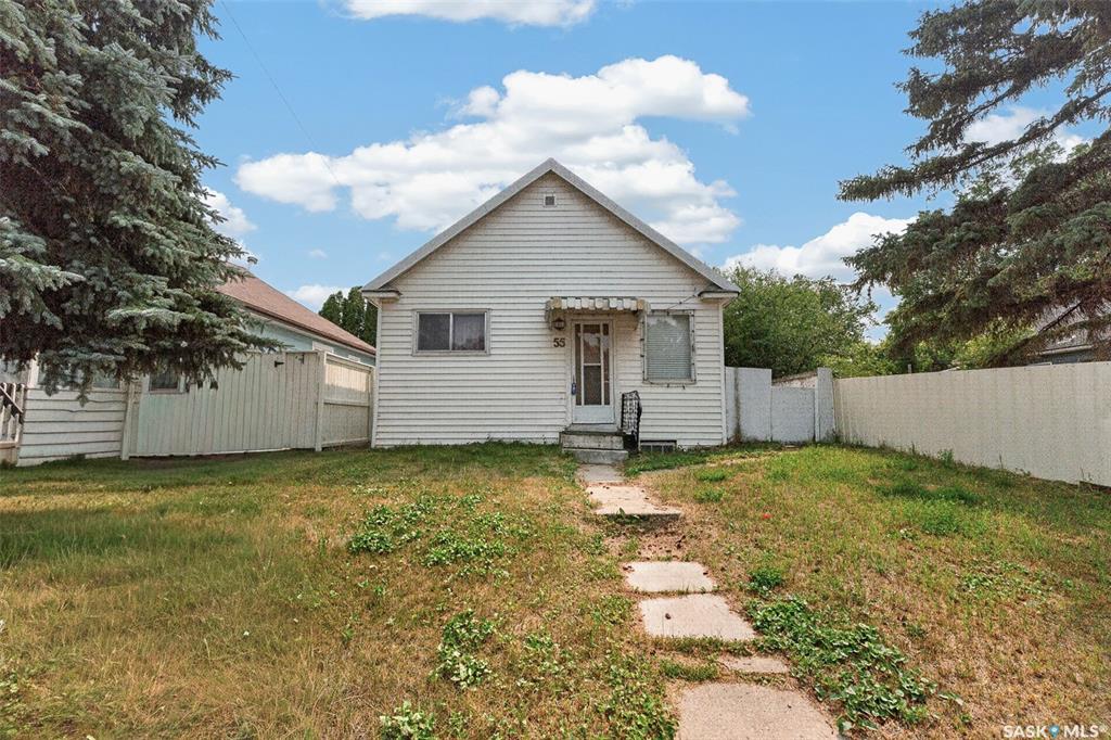 MLS® listing #SK045229 for sale located at 55 Iroquois Street W