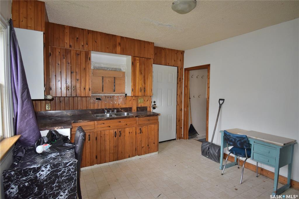 Fourth View of 664 7th Street E, East Flat, Prince Albert, Saskatchewan, S6V 0S8