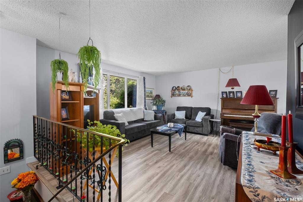 Second View of 463 30th Street E, East Hill, Prince Albert, Saskatchewan, S6V 1Z5