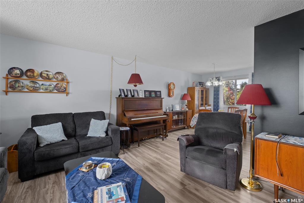 Third View of 463 30th Street E, East Hill, Prince Albert, Saskatchewan, S6V 1Z5