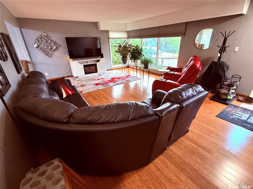 Second View of 502 101st Street, Riverview NB, North Battleford, Saskatchewan, S9A 0Y6