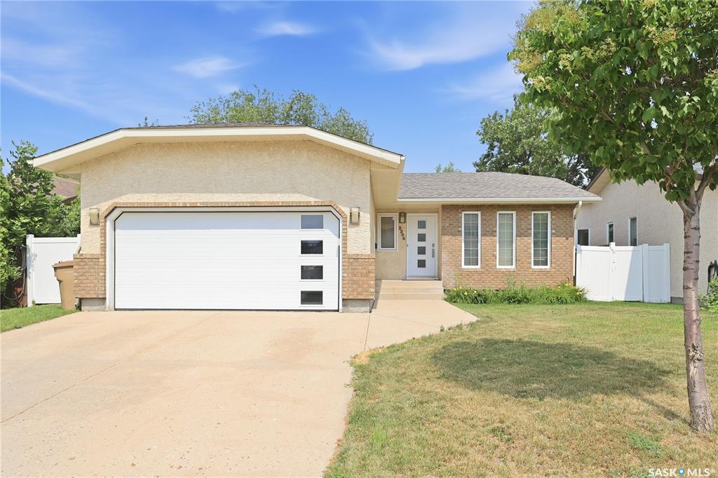 MLS® listing #SK045316 for sale located at 2206 Assiniboine Avenue E