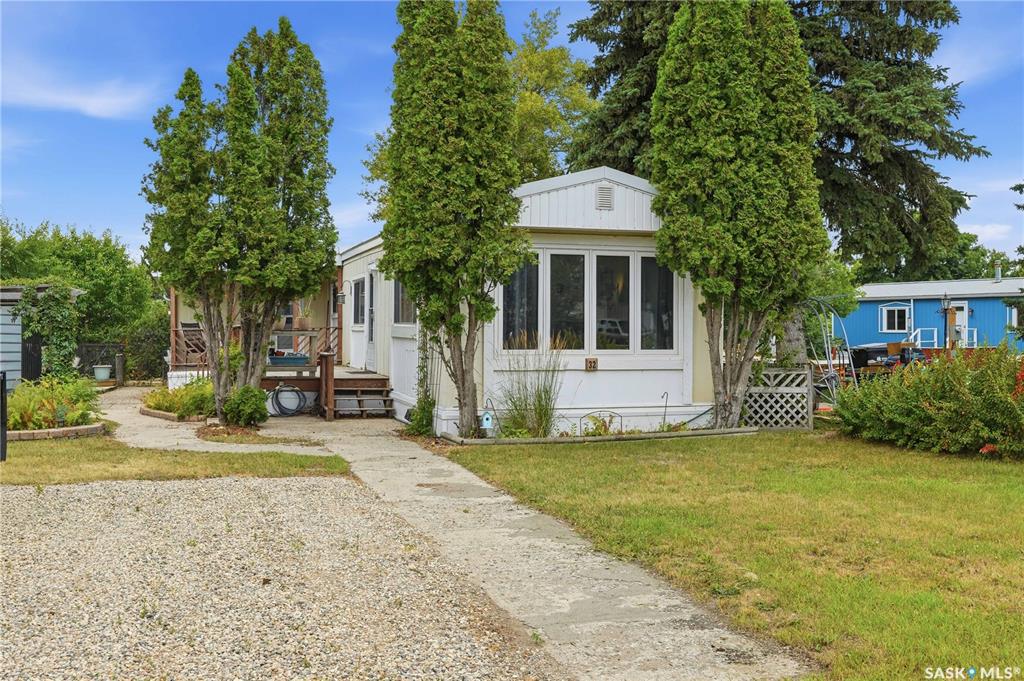 32 Crystal Drive, SK045416, Saskatchewan,