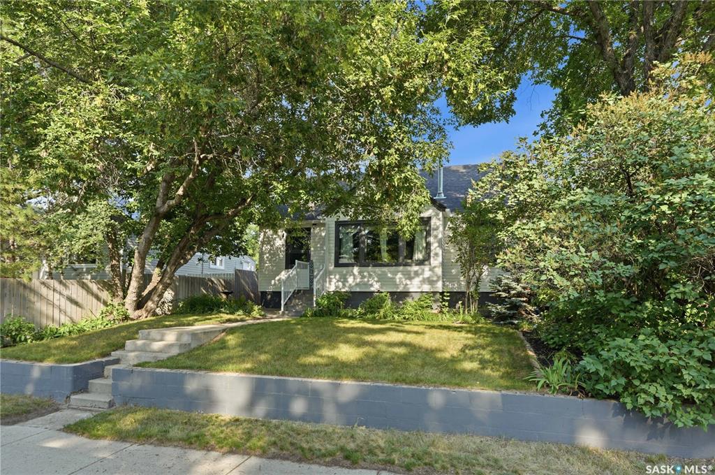Second View of 2011 Lorne Avenue, Exhibition, Saskatoon, Saskatchewan, S7J 0R4