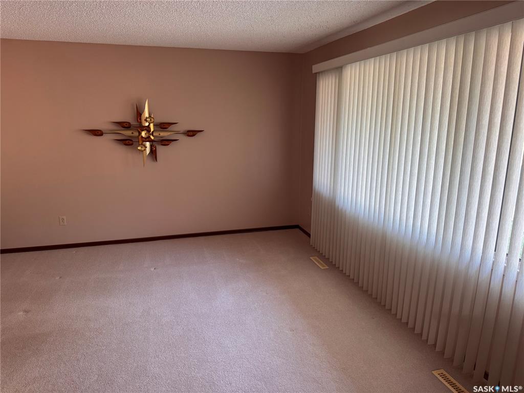 Third View of 125 Garnet Street N, Coronation Park, Regina, Saskatchewan, S4R 3S7