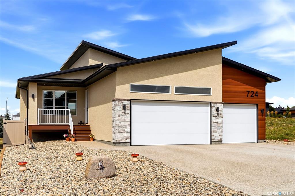 Second View of 724 3rd Avenue, Pilot Butte, Saskatchewan, S0G 3Z0