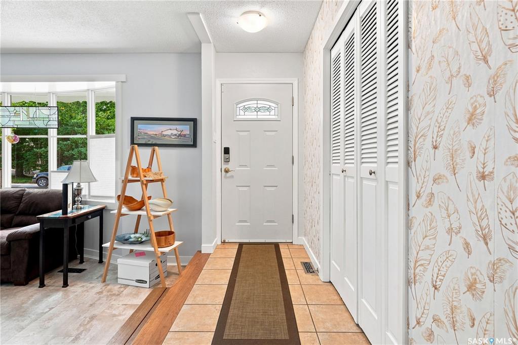 Fifth View of 2 Springstein Avenue, Walsh Acres, Regina, Saskatchewan, S4R 7H7