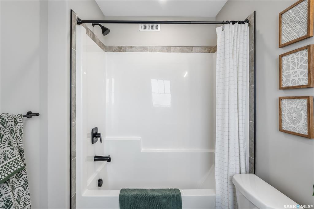 Fourth View of 2970 Dumont Way, The Towns, Regina, Saskatchewan, S4V 4E4