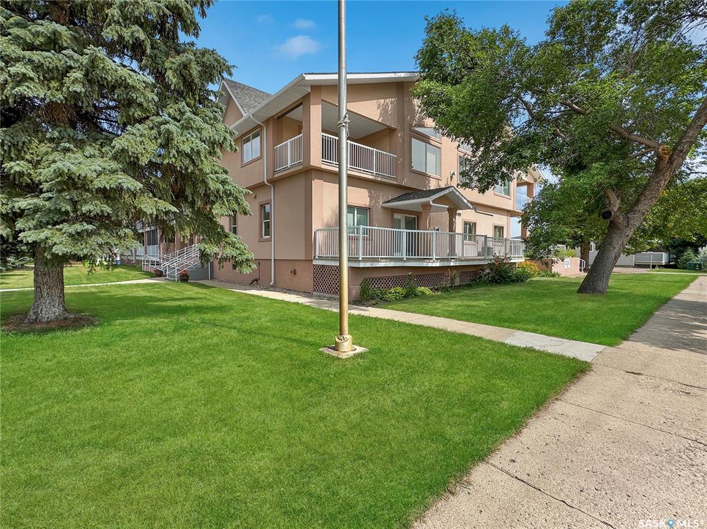 600 Broadway Street W #1, SK045526, Saskatchewan,