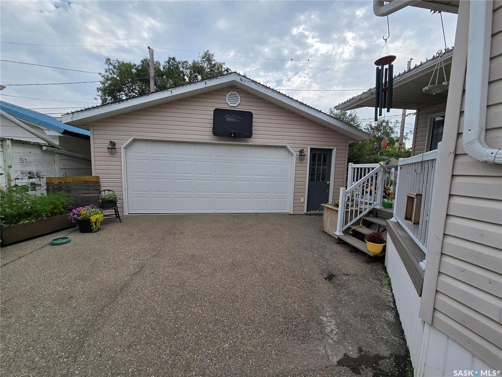 Third View of 311 Eisenhower Street, Midale, Saskatchewan, S4H 1S0