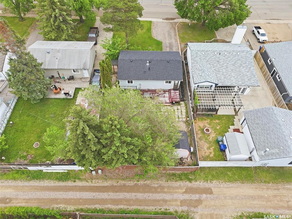Third View of 1305 W Avenue N, Westview Heights, Saskatoon, Saskatchewan, S7L 3J2