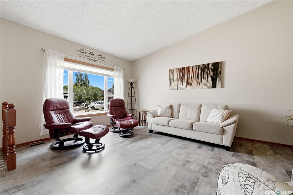 Fourth View of 5831 Keffner Bay, Lakewood, Regina, Saskatchewan, S4X 4B8