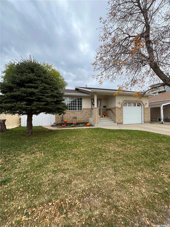 Second View of 926 Henry Street, Hillside, Estevan, Saskatchewan, S4A 1N6
