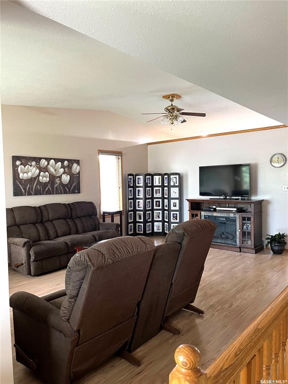 Fifth View of 926 Henry Street, Hillside, Estevan, Saskatchewan, S4A 1N6