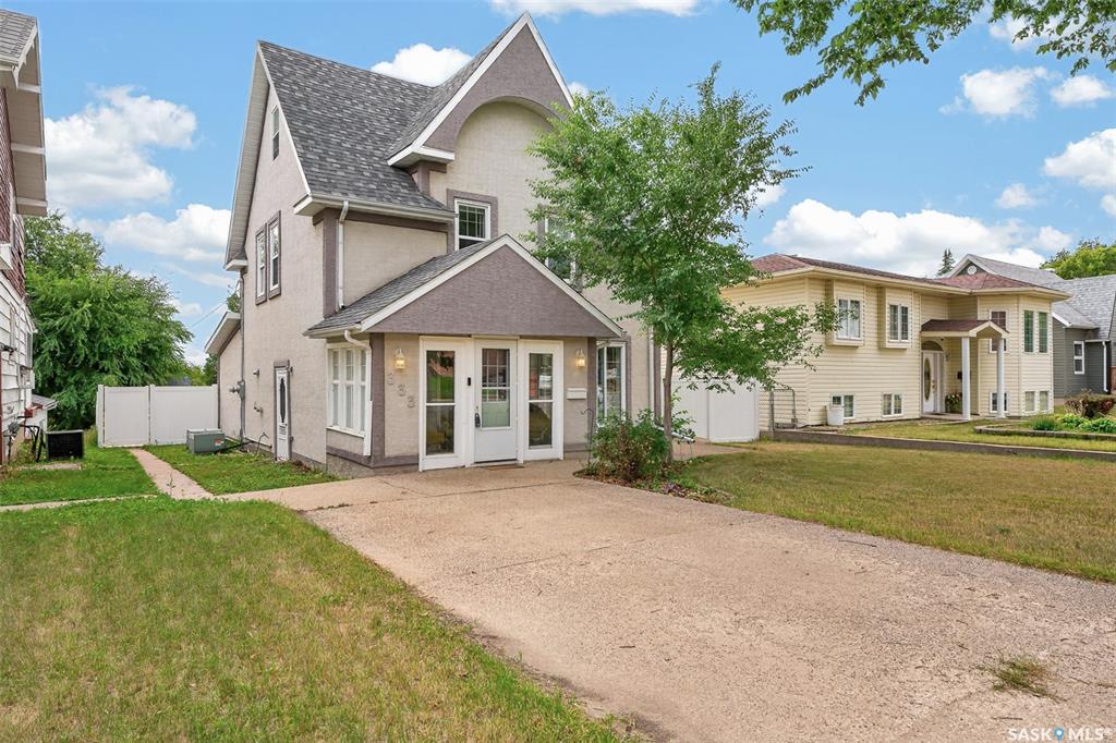 MLS® listing #SK045610 for sale located at 333 Oxford Street