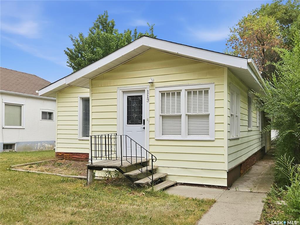 Second View of 113 4th Avenue E, Rosetown, Saskatchewan, S0L 2V0