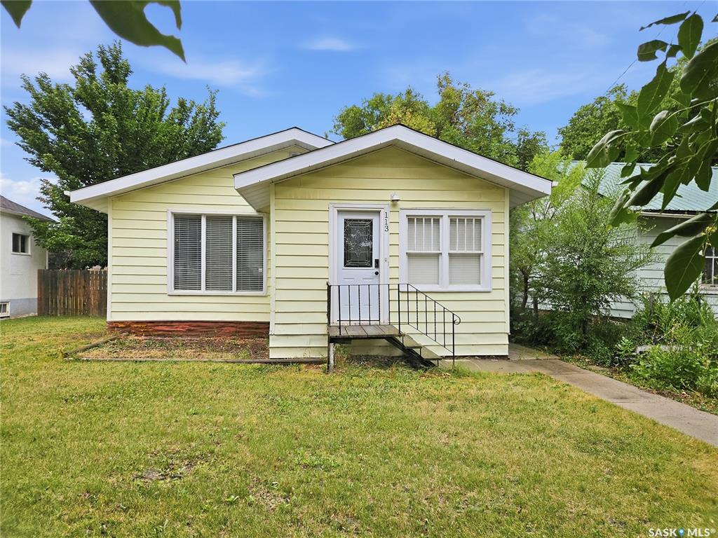 Third View of 113 4th Avenue E, Rosetown, Saskatchewan, S0L 2V0