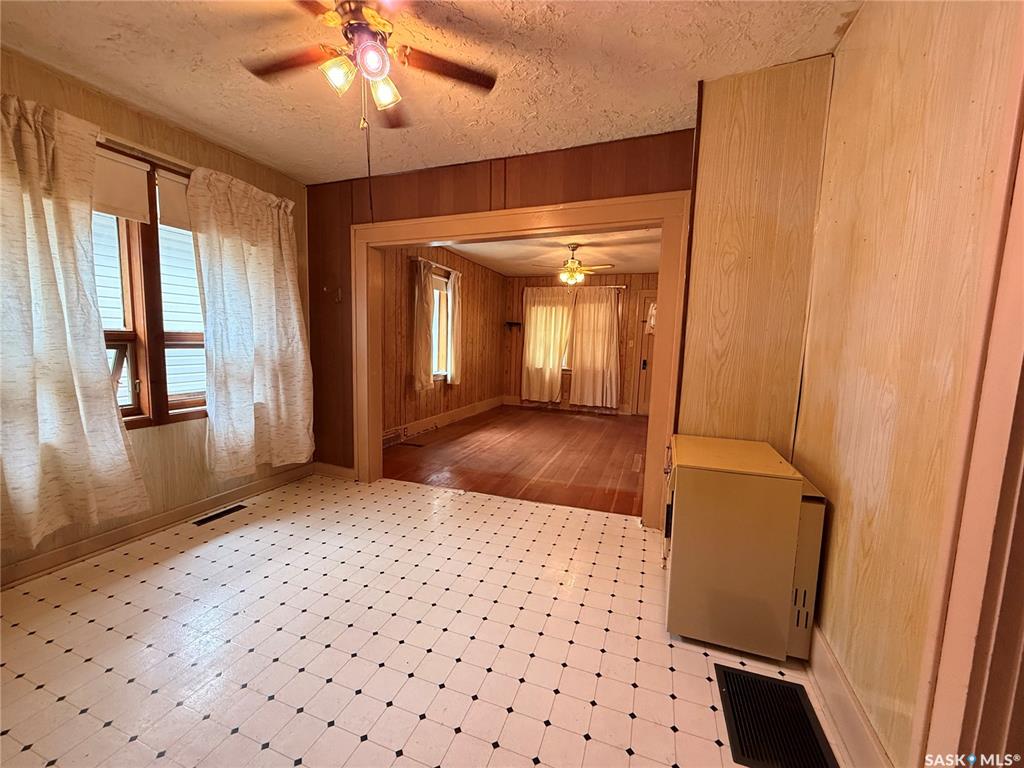 Second View of 538 Centre Street, Shaunavon, Saskatchewan, S0N 2M0