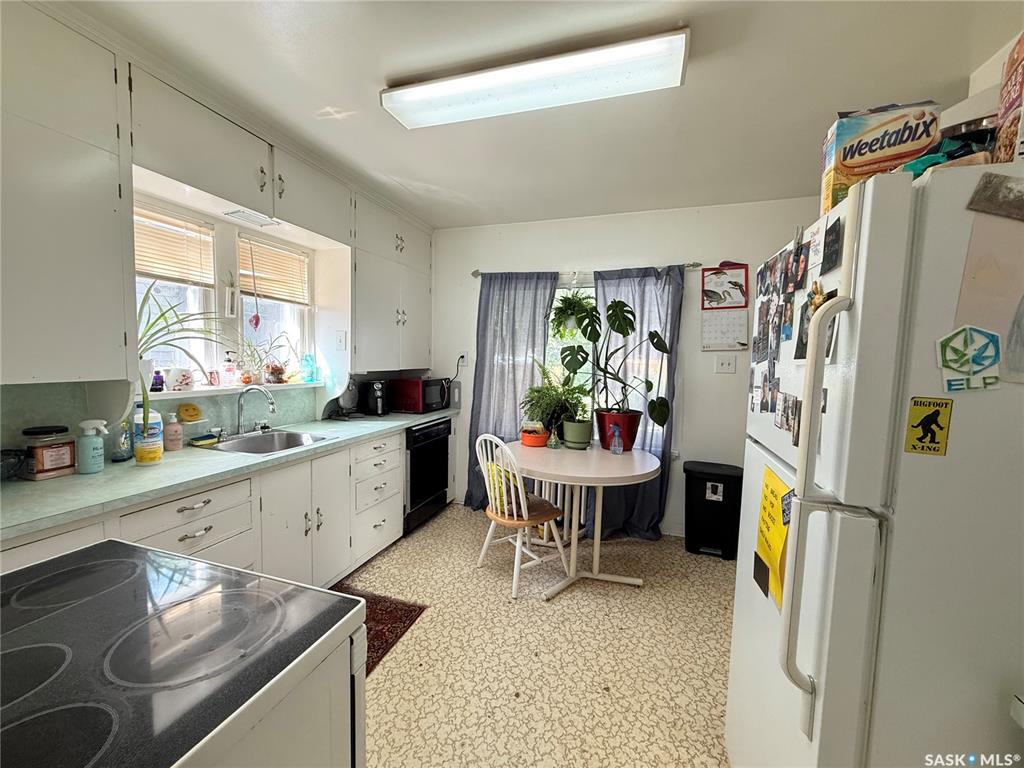 Third View of 555 2nd Street E, Shaunavon, Saskatchewan, S0N 2M0