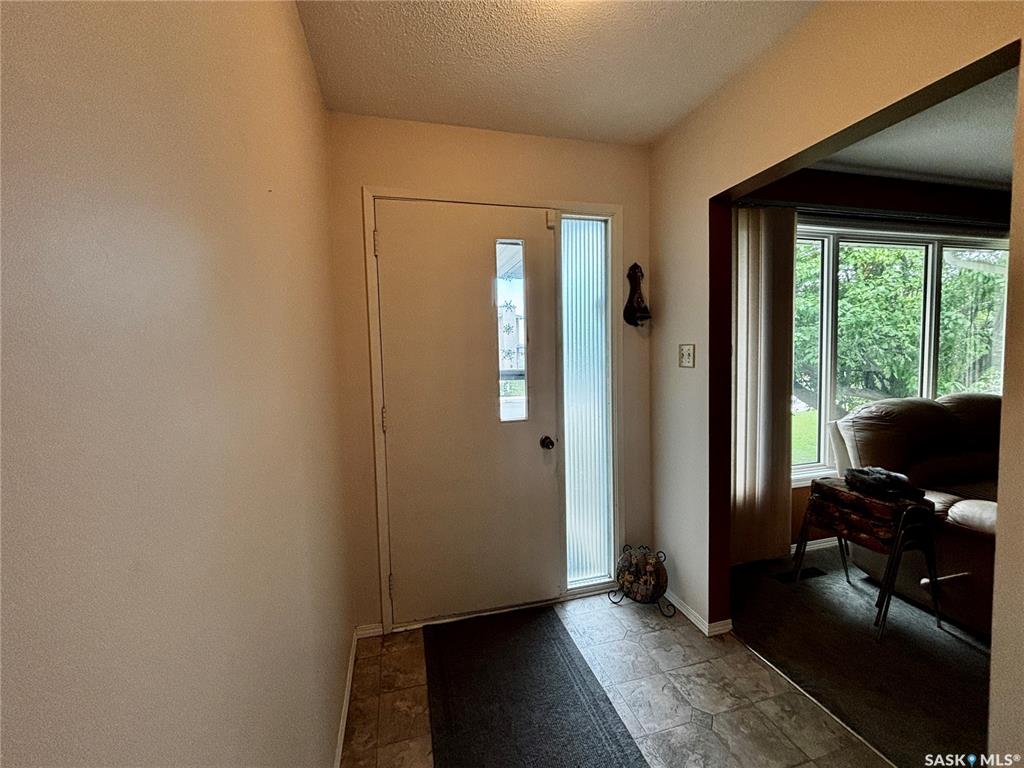 Third View of 24 King Drive, Kindersley, Saskatchewan, S0L 1S0