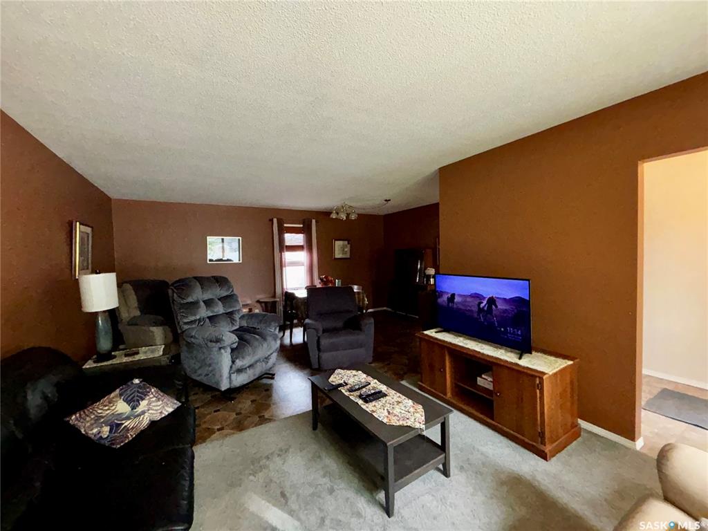 Fifth View of 24 King Drive, Kindersley, Saskatchewan, S0L 1S0