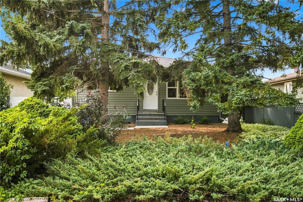 MLS® listing #SK045882 for sale located at 448 Robinson Street