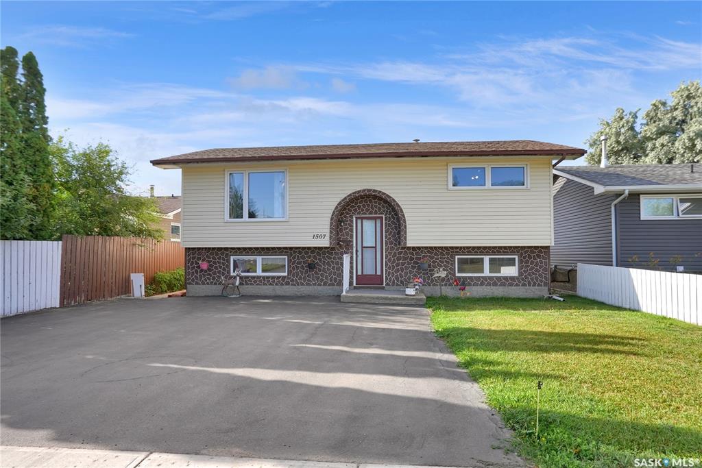 MLS® listing #SK046045 for sale located at 1507 Caribou Street W