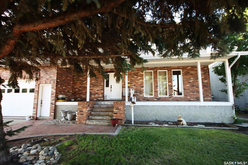 Second View of 506 Garrish Place, Hillside, Estevan, Saskatchewan, S4A 2E5
