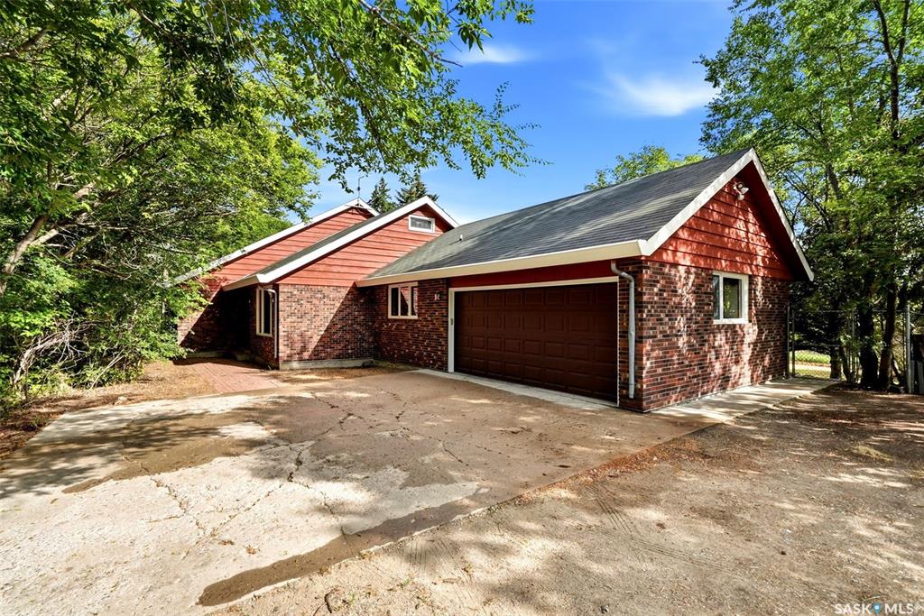 MLS® listing #SK046125 for sale located at 316 3rd Avenue