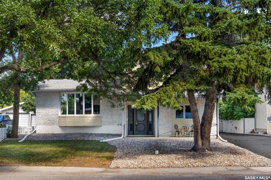 MLS® listing #SK046152 for sale located at 305 Hanley Crescent