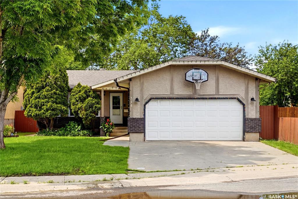 MLS® listing #SK046172 for sale located at 314 Howe Place