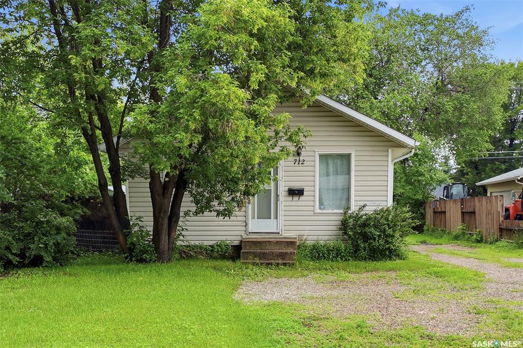 Second View of 712 5th Street E, East Flat, Prince Albert, Saskatchewan, S6V 0M4