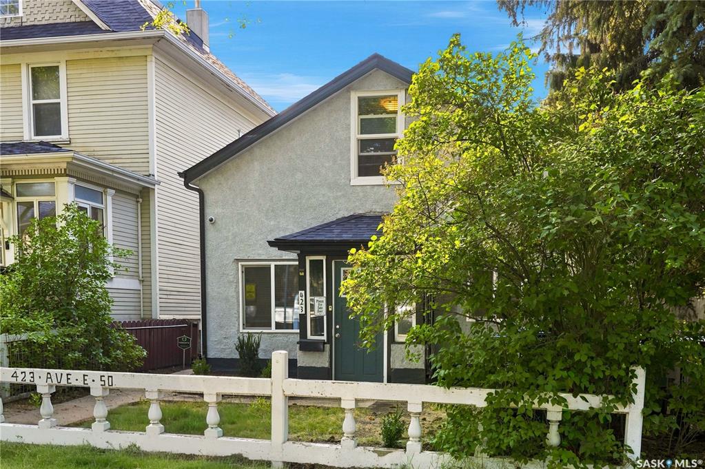 Third View of 423 E Avenue S, Riversdale, Saskatoon, Saskatchewan, S7M 1S4