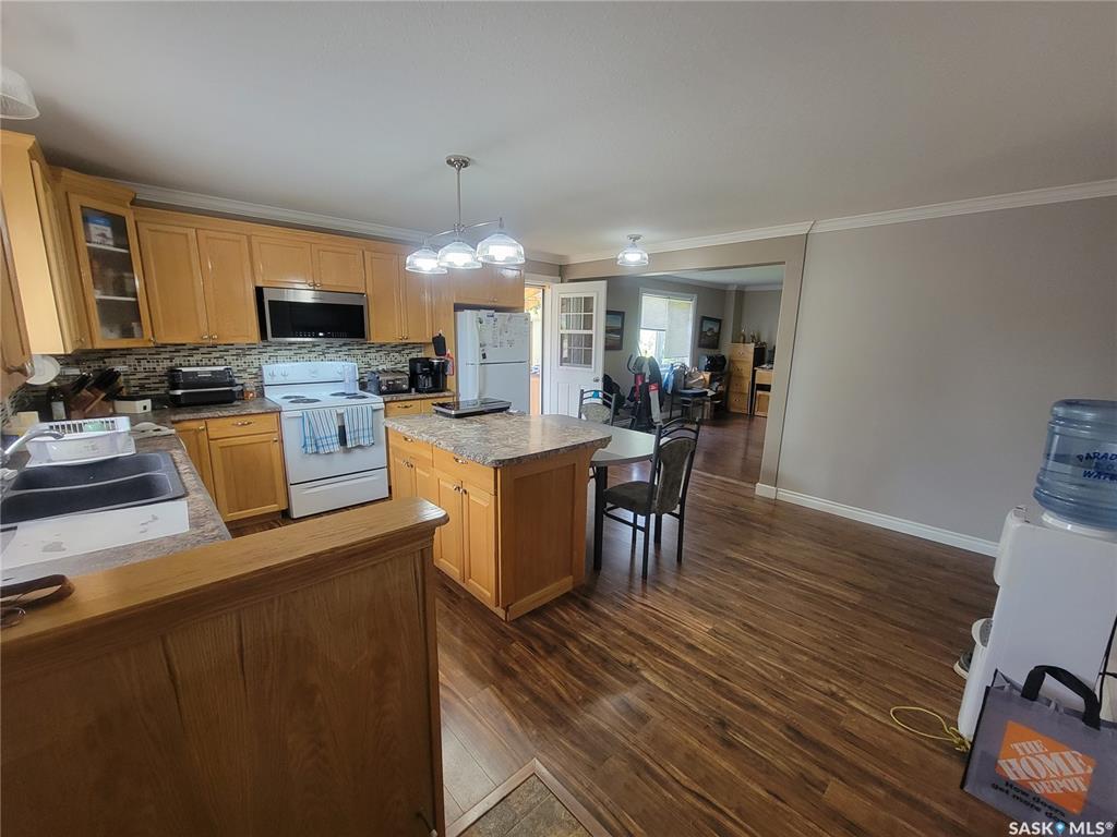 Fifth View of 118 2nd Street W, St. Walburg, Saskatchewan, S0M 2T0
