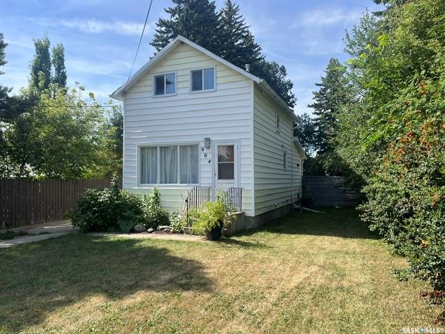 MLS® listing #SK046306 for sale located at 904 Eberts Street