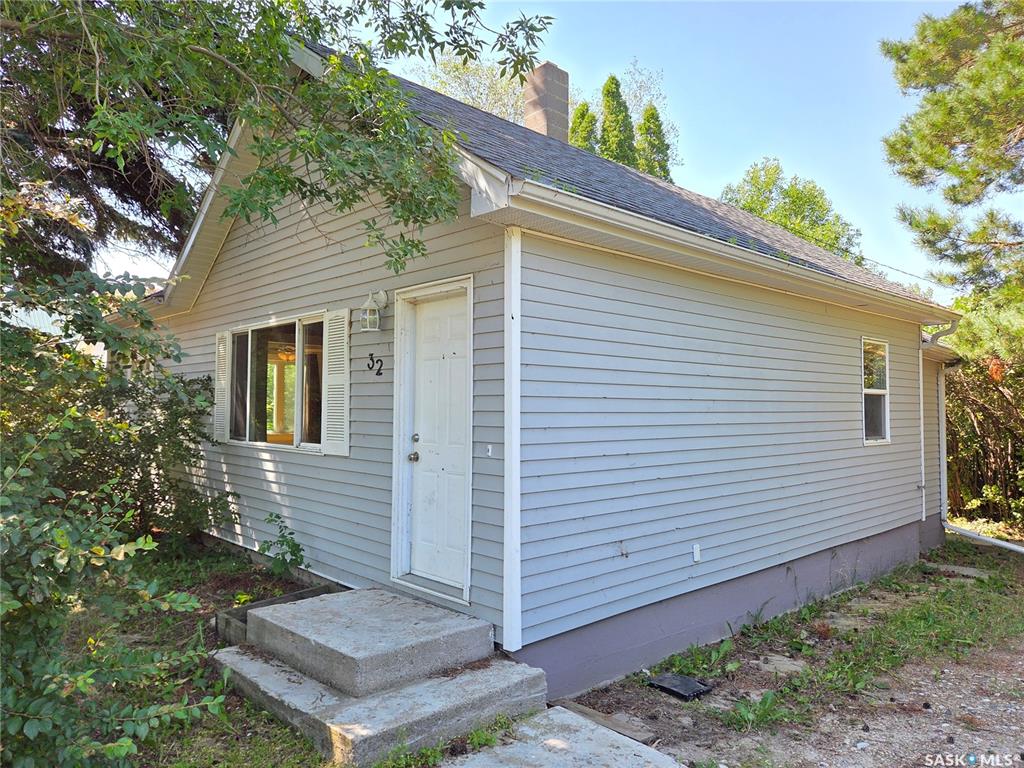 Second View of 32 Newcombe Street, Manor, Saskatchewan, S0C 1R0